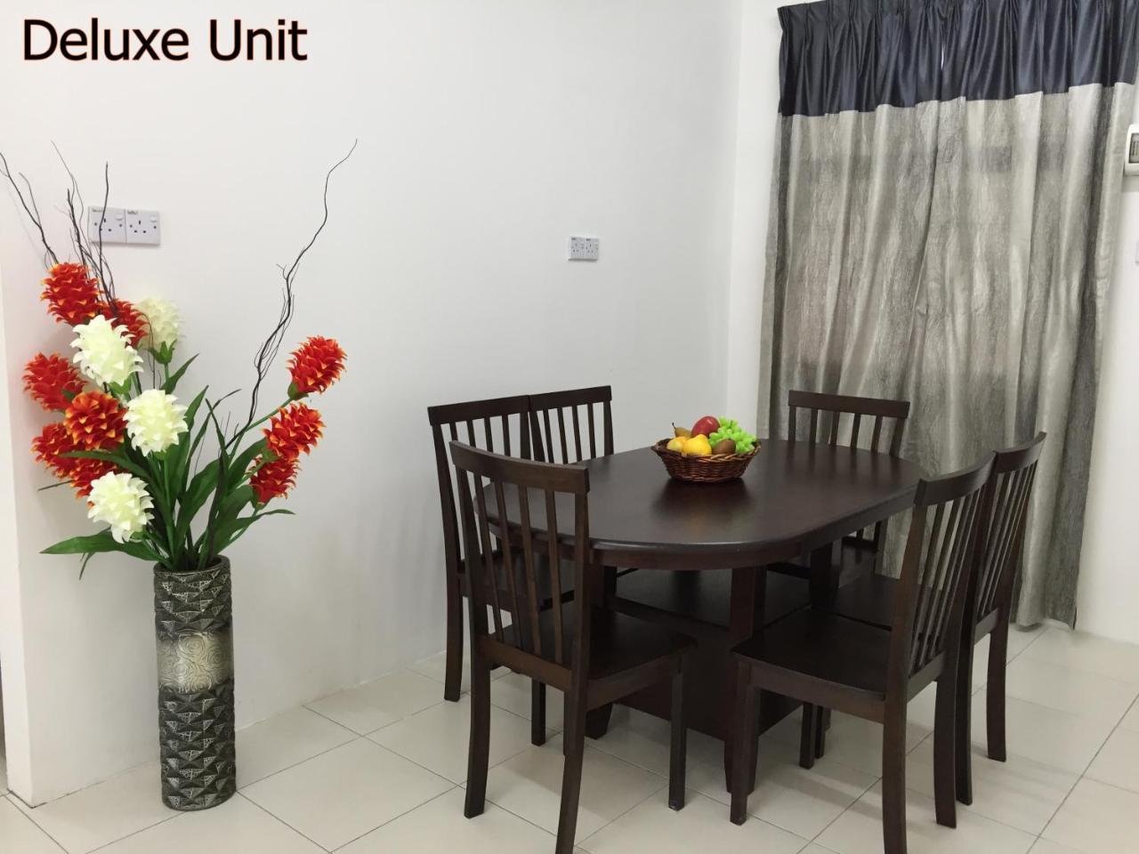 Bistari Homestay Parit Raja Uthm Екстериор снимка