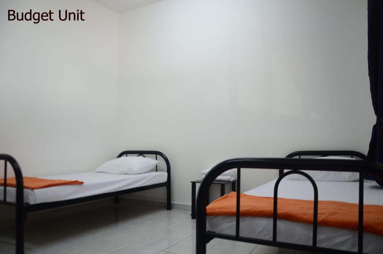 Bistari Homestay Parit Raja Uthm Екстериор снимка