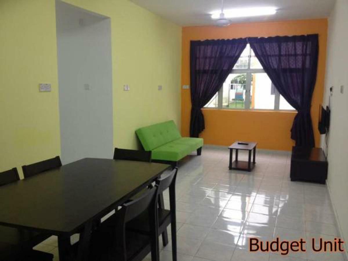 Bistari Homestay Parit Raja Uthm Екстериор снимка