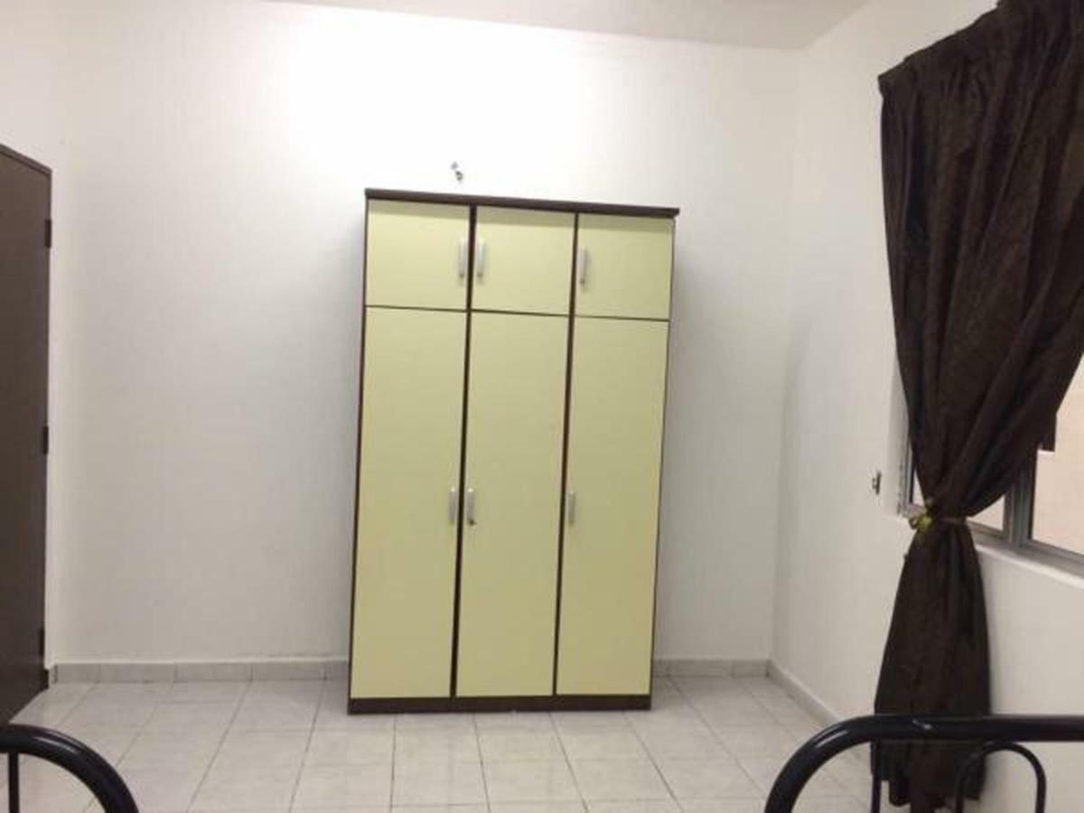 Bistari Homestay Parit Raja Uthm Екстериор снимка