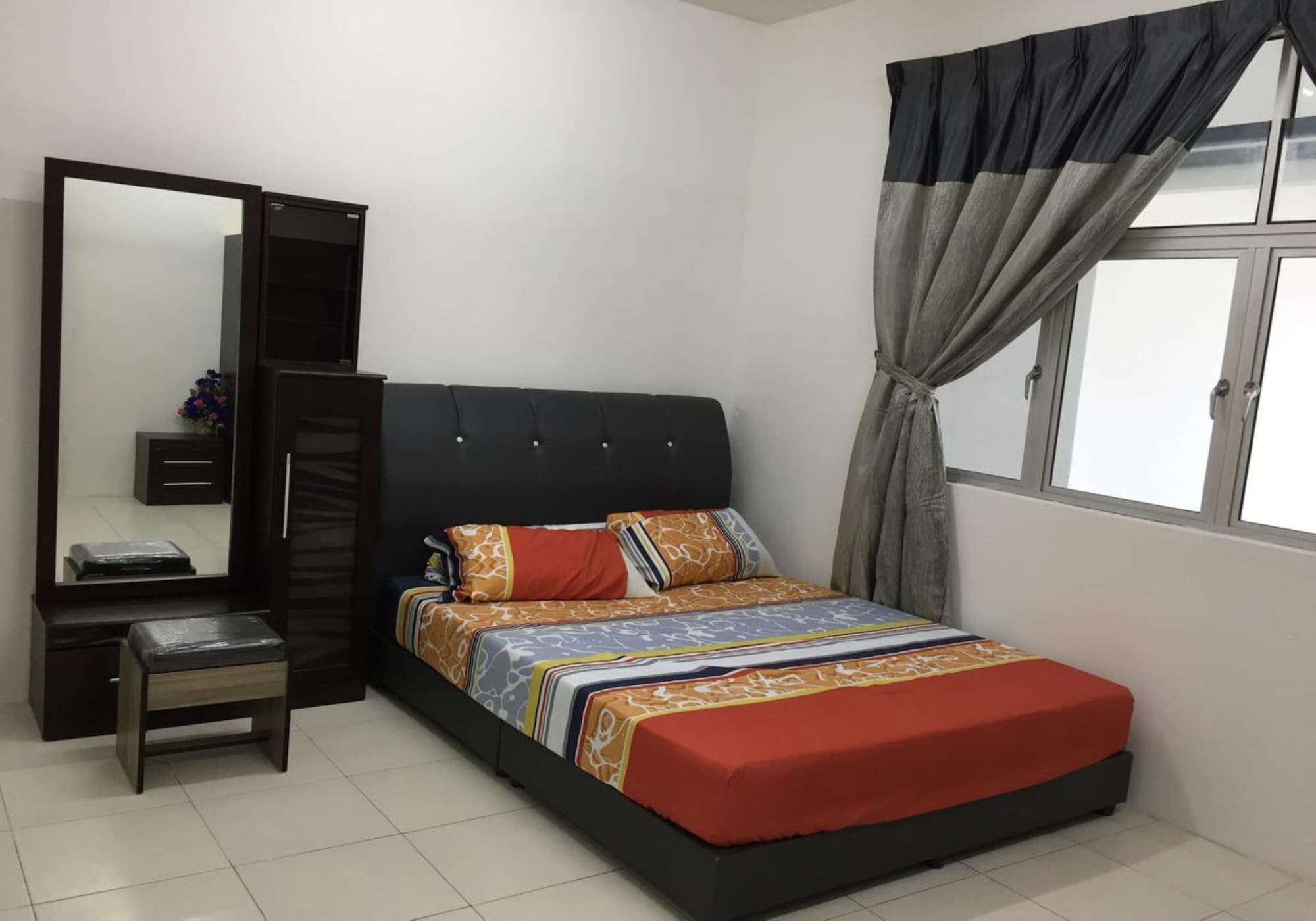 Bistari Homestay Parit Raja Uthm Екстериор снимка